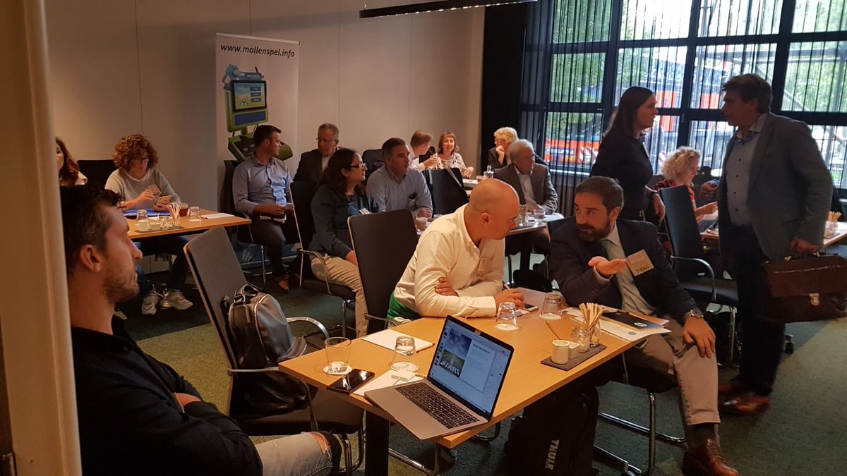 ClusterSaude's tweet image. En plena vorágine del primer día de #LEXSaúdeHolanda con colegas de @PlatformGEEF. Maravillosa localización y proyectos por y para la sociedad civil #SocialLivingLab @ECHAlliance @CodigoMAIS @sivsa_es @envitalifebook @AtendoCalidade @balidea @SaraivaSenior @uvigo @AfagaVigo