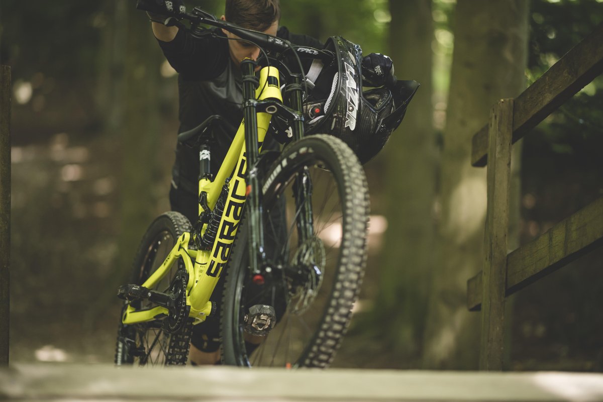 SaracenBikes's tweet photo. The Myst Al, a firm favourite amongst the privateer ranks and for 2020 this is no different⁣
⁣
It's ready to take on endless runs at your favourite bike park, perform at your local races and take you up to the next level of riding⁣ 🤙⁣ https://t.co/QKYV0LJKmm