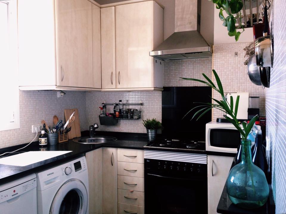 Durant tot el mes de Novembre llogo el meu piset a Gràcia, Barcelona, un àtic encantador! Si sabeu d'algun amic o parella que busqui, que m'escrigui un privat per + info!

I’m renting all November my apartment in Gràcia, Barcelona, a nice penthouse, inbox for + info!