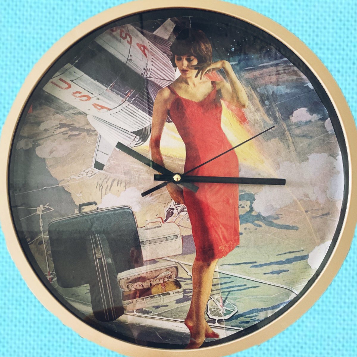 HannahTeeter's tweet photo. Packing for Mars. Shout out to @mary_roach ❤️ ♥️. #collage #collageart #clock https://t.co/PO2TxTjh5i