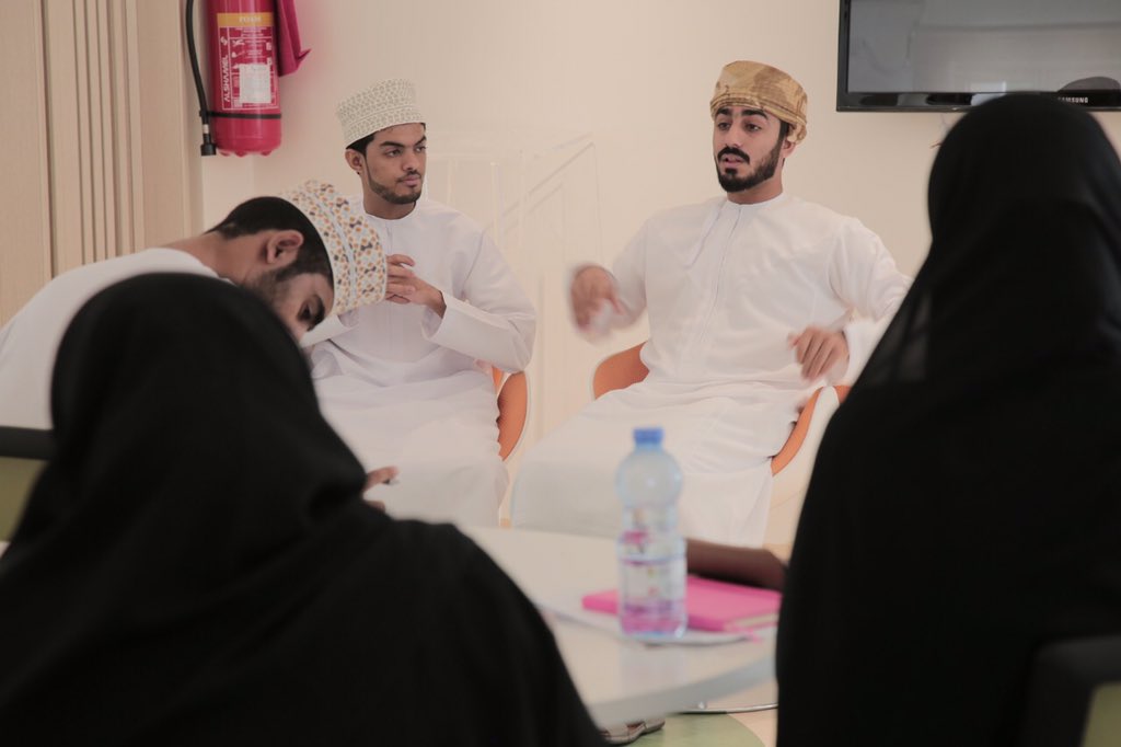 eid_utas's tweet photo. محاضرة شيّقة ، قيّمة ، مُلهِمة قدمها محمد المقبالي عن تجربة انجاز وفوزهم في انجاز عمان وانجاز العرب ٢٠١٧/٢٠١٨

@mmoqbali_
@NawaOm_ https://t.co/kZG2yZdW96