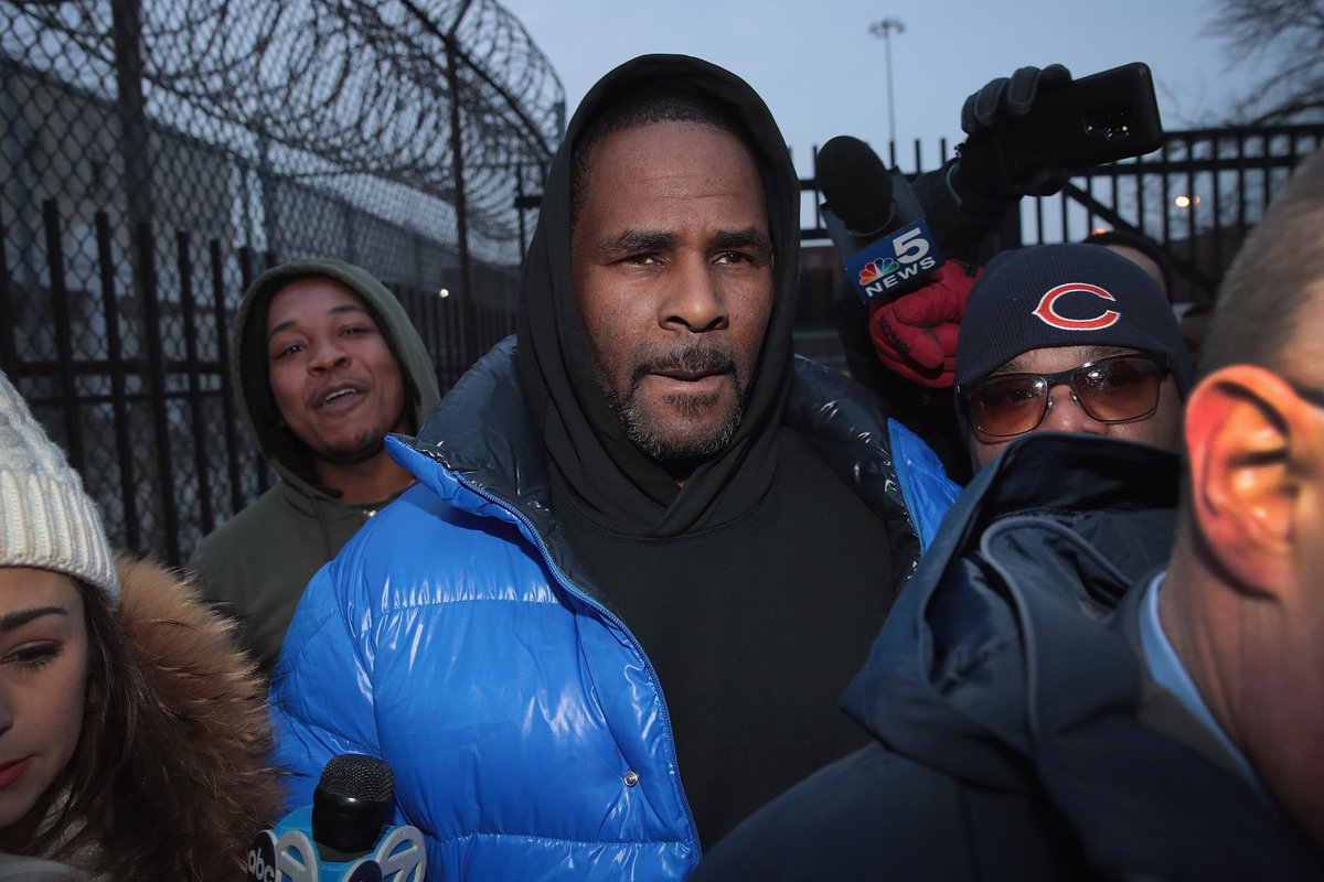 ComplexMusic's tweet image. R. Kelly says he's getting sick in jail and wants to be released: cmplx.co/ICXRxKF