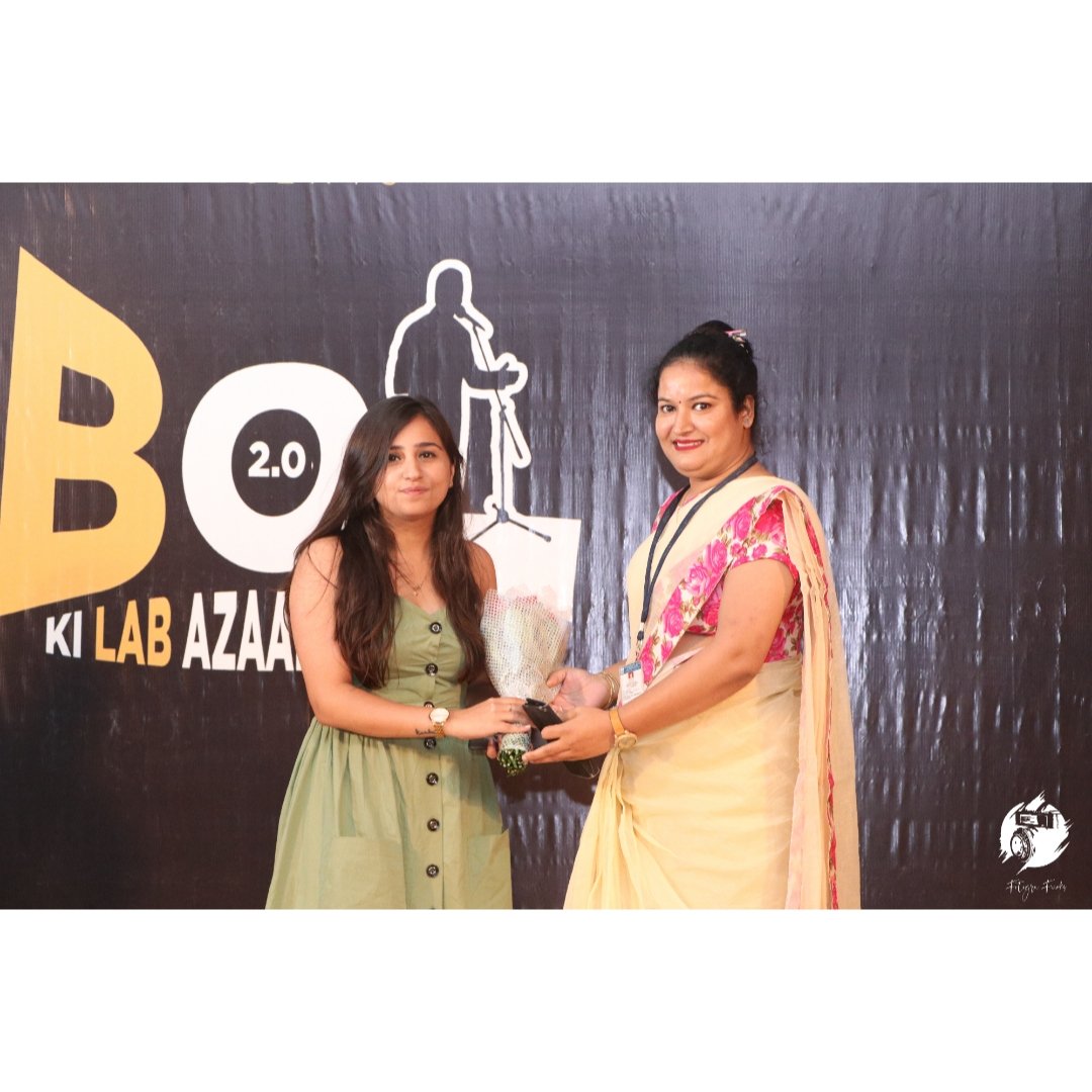 atrangijecrc's tweet photo. Team Atrangi of JECRC Foundation organized an open mic event BOL 2.0. One of the main attractions of the event was RJ Shonali of 94.3MY FM.  She entertained the audience with an interactive session .The auditorium was filled with merriment . https://t.co/LcTFpkNkOy