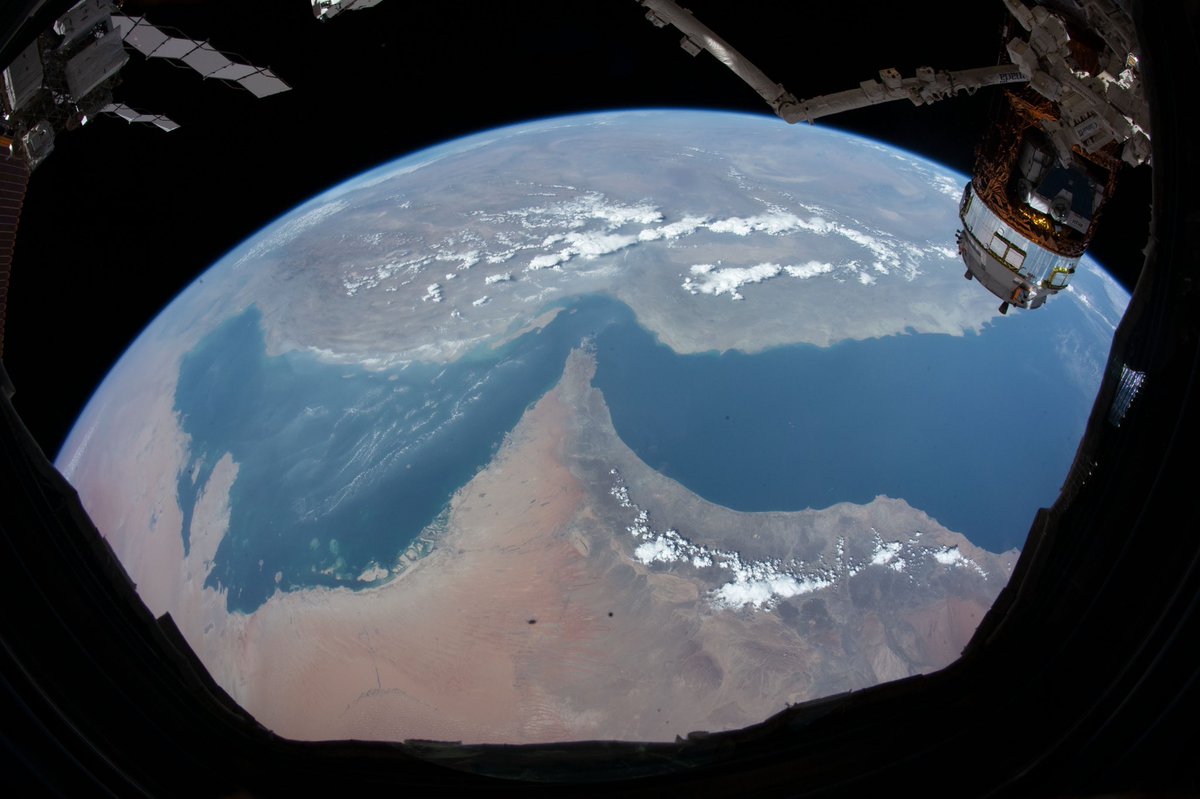 من أسعد رائد فضاء إلى أسعد شعب، هنا التاريخ..هنا الإمارات من الفضاء.
