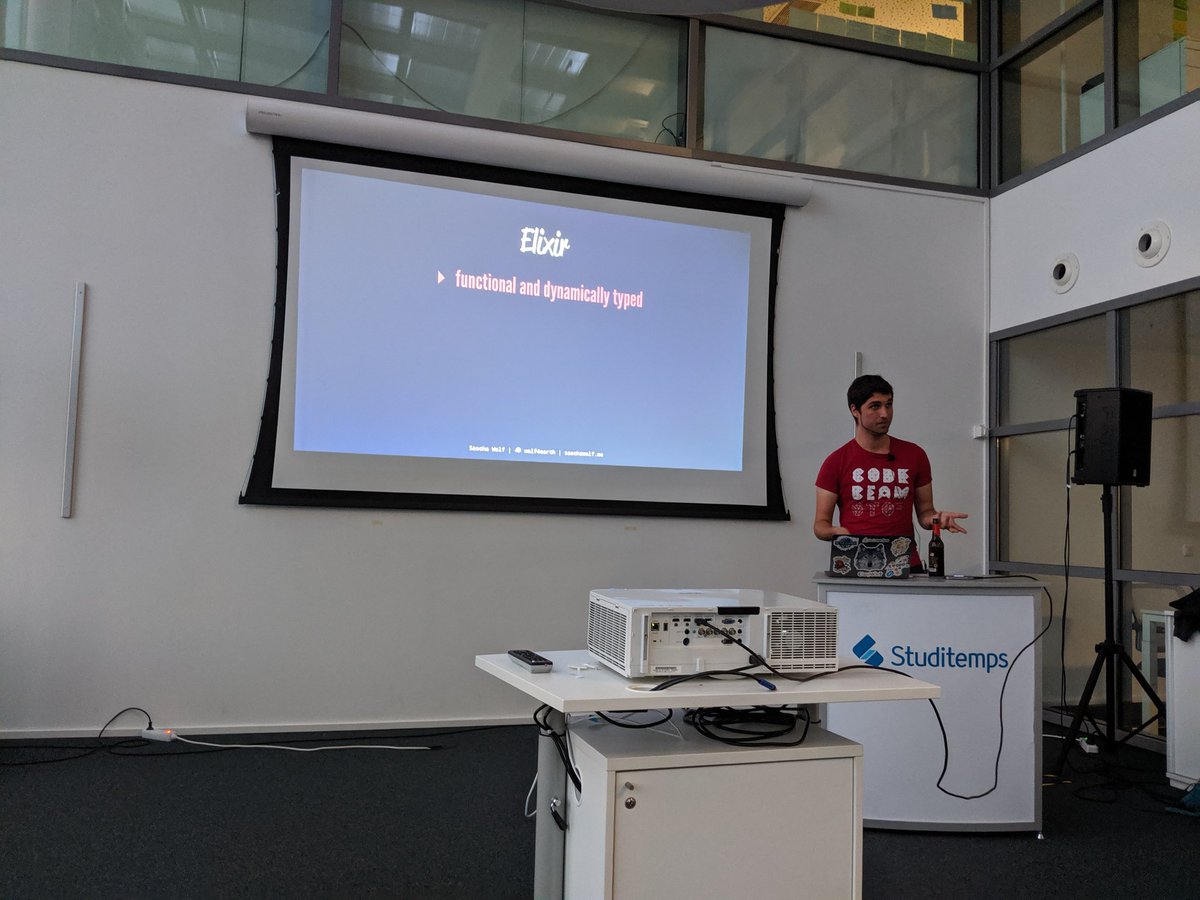 Learning more about <a href="/elixirlang/">The Elixir programming language</a> from @wolf4earth. Super interesting history of the language. 

Thanks <a href="/STUDITEMPSTECH/">STUDITEMPS.TECH</a> for hosting @LambdaCologne