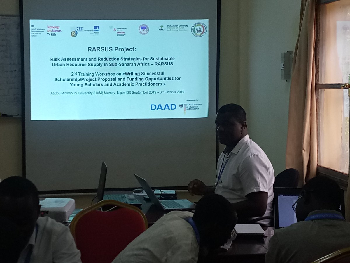 Emmanuel_Cheo's tweet photo. UNU-EHS facilitating a training workshop "Writing Successful Scholarship/Project Proposal and Funding Opportunities for Young Scholars and Academic Practitioners" at #Abdou Moumouni University Niamey, #Niger  within the framework of #RARSUS project. @UNUEHS @ZEFbonn #ITTköln https://t.co/PmPsK18flI