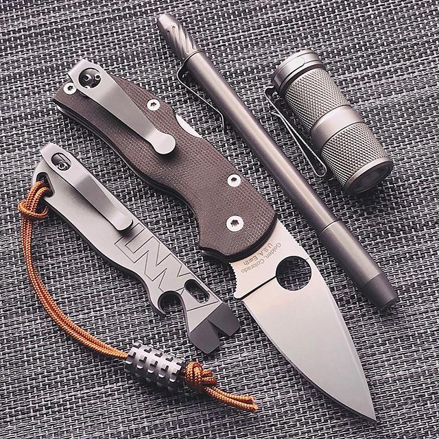 mifoto_se's tweet photo. Trains and sewing machines.
•
#edc #edcgear #everydaycarry #edcig #edcshowcase #edccommunity #edclifestyle #everydaycarrycommunity #edcdump #echodeltacharlienetwork #pocketdump #knife #knifenut #Foursevens #FoursevensMiniMkII #Ti2Design #Ti2Techliner… https://t.co/So9N3wz1VB https://t.co/RHkJLnlJKj
