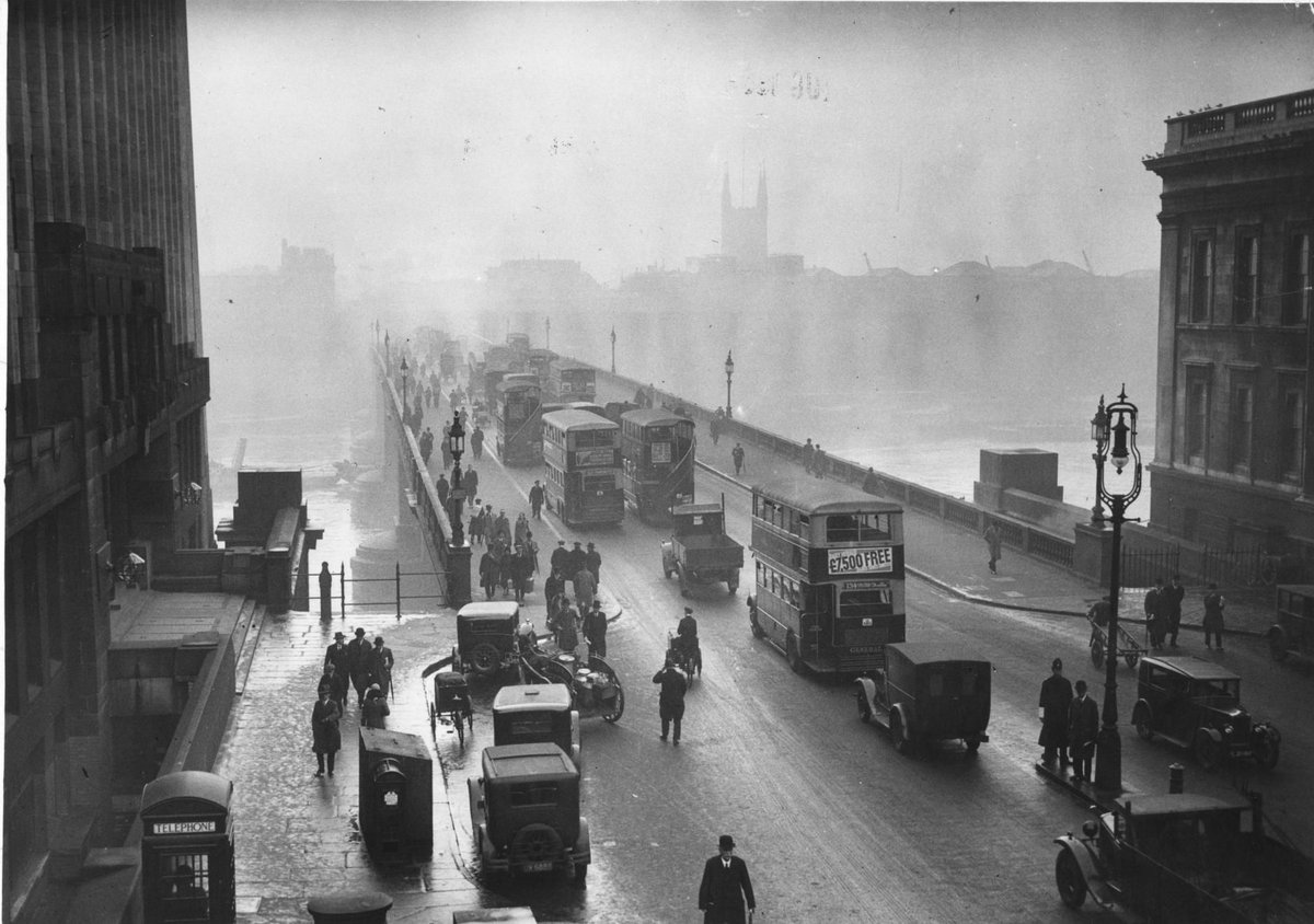 London Bridge in 1933