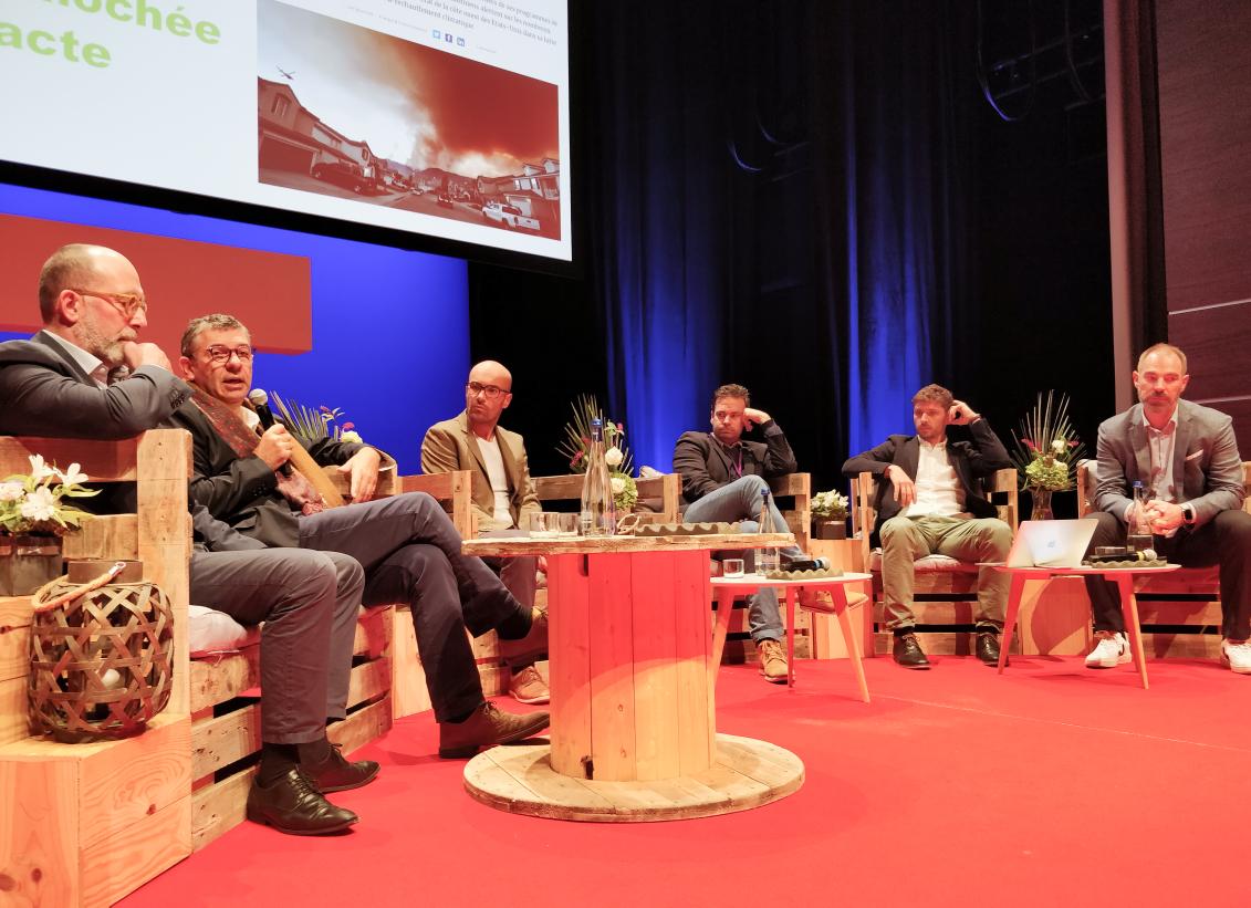 Etourisme's tweet photo. On fait le point sur le Manifeste de l'environnement aux #ET15 !

Cette année on vous propose des actions concrètes sur la manif : moins de plastique, plus de circuits courts, moins d'avion, plus de bon sens ♻️

#Ecologie #SustainableDevelopment https://t.co/m4kuO79oj5