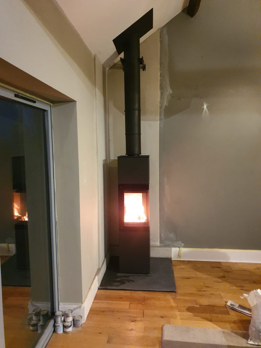 CambsFirePlaces's tweet image. What a stunning #Cube #Stove from @Jydepejsen supplied kindly by #MIflues @MIFlues_Jason installed in #Bedfordshire by team #CSI this week #fire #twinwall #fireplace #feature no #flue no #problem Brazilian #slate #hearth #barnconversion