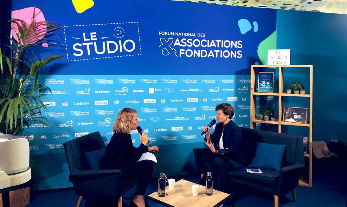 Aziliz31's tweet image. Merci @IGougenheim d’avoir attendu le #ForumAsso pour lancer le guide @asso_ideas « les 90 bonnes pratiques pour les associations » #Gouvernance #TransparenceFinanciere #Pilotage #ForumAsso