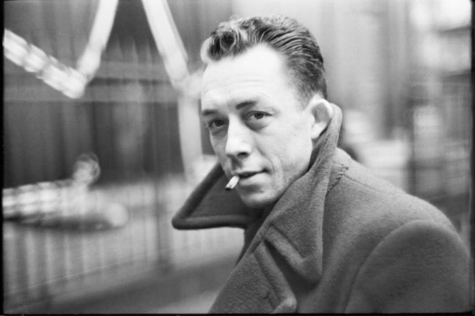 Kitapcumlelerii's tweet photo. İnsan eninde sonunda her şeye alışır.

Yabancı / Albert Camus https://t.co/rs25aSTOg4