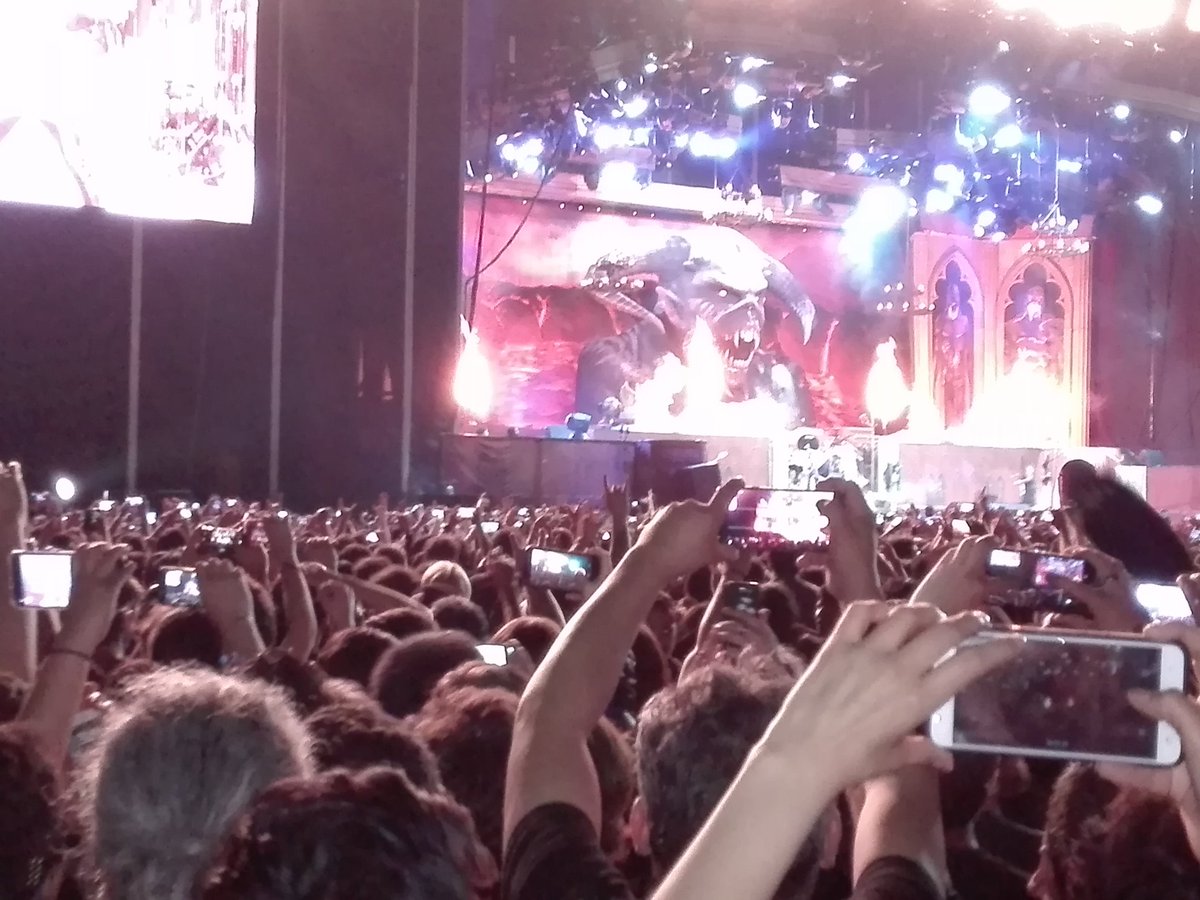 PeladoDelaBarra's tweet photo. Que bueno estuvo el recital de Iron Maiden por la cresta, la cagó!
El que diga lo contrario, que amanezca con la voz culia de algún bachatero de mierda.
#ScreamForMeChile
#IronMaidenEnChile
#UpTheIrons https://t.co/dAoT7JLYby