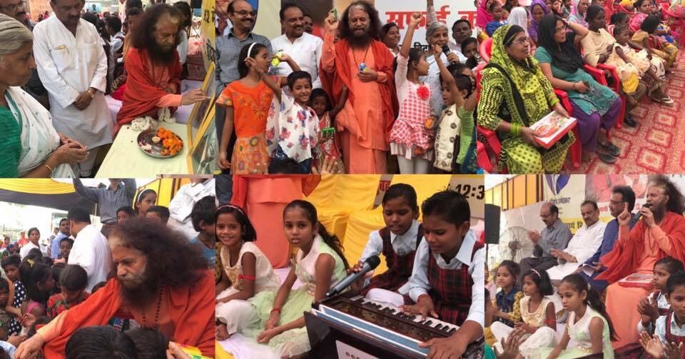 PujyaSwamiji's tweet photo. Glad to see this #RetroTuesday post on a special interaction with #sanitation workers in Lucknow to celebrate #GlobalHandwashingDay, calling for an end to #poverty & #pollution.
Read more: https://t.co/TzLVsidlU4
#High5ForHandwashing #GHD2019 #handwashing https://t.co/cbzddf80Gw
