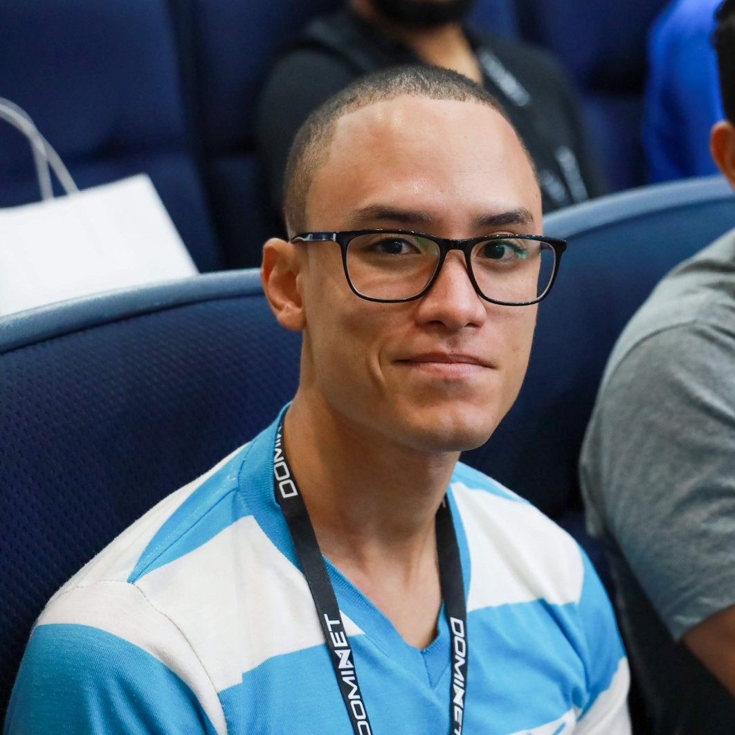 alhidalgodev's tweet photo. En el #OpenSaturdaySantiago2019 #LinuxDO definitivamente esto cambio mi vida. https://t.co/Un0azBhqJc