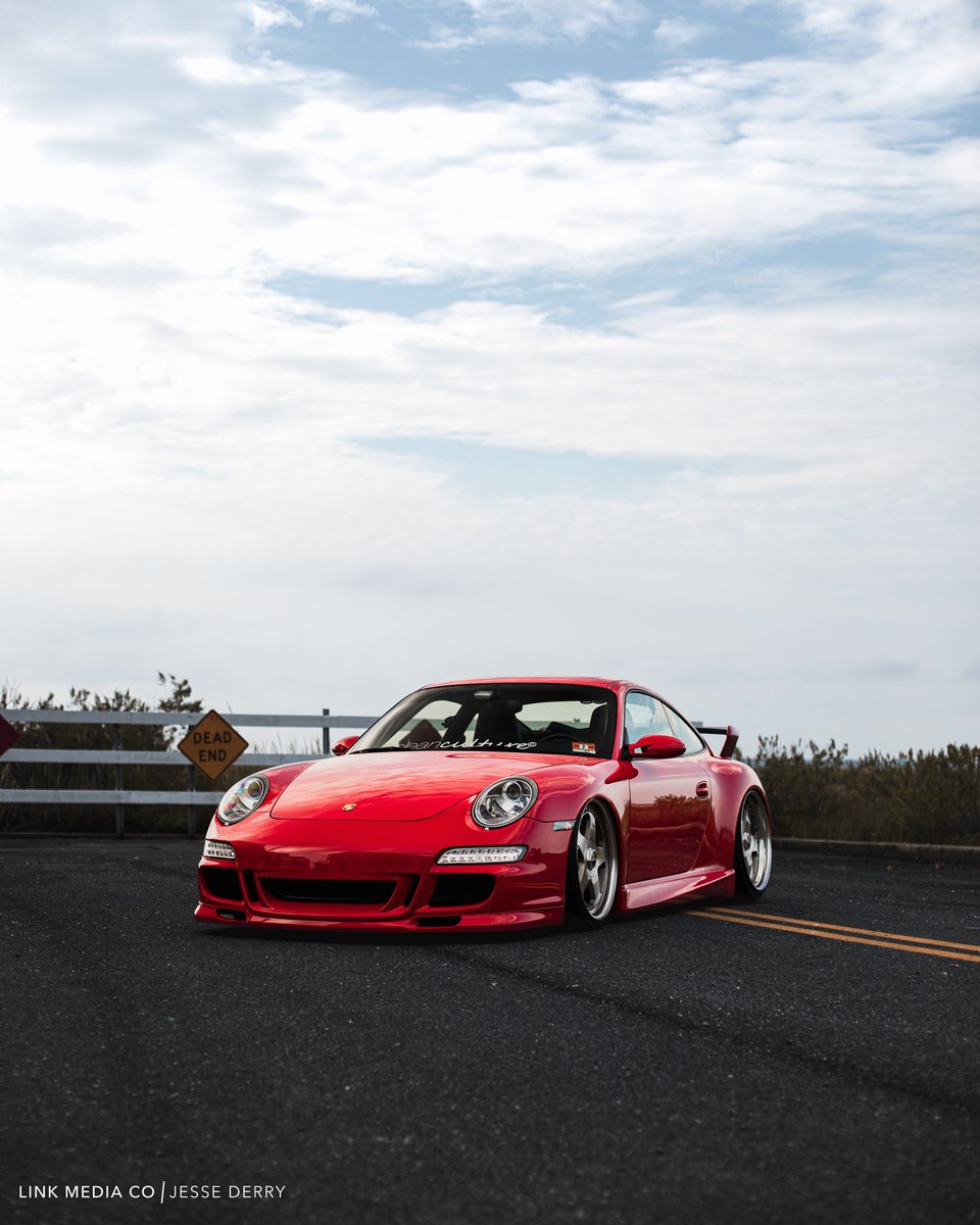 TheCreatorium's tweet photo. ᴛʜɪs 997 ɪs ᴘᴇʀғᴇᴄᴛɪᴏɴ 
#Porsche #h2oi #rotiform #cleanculture #airride #bagged https://t.co/FTDTw3lFO8