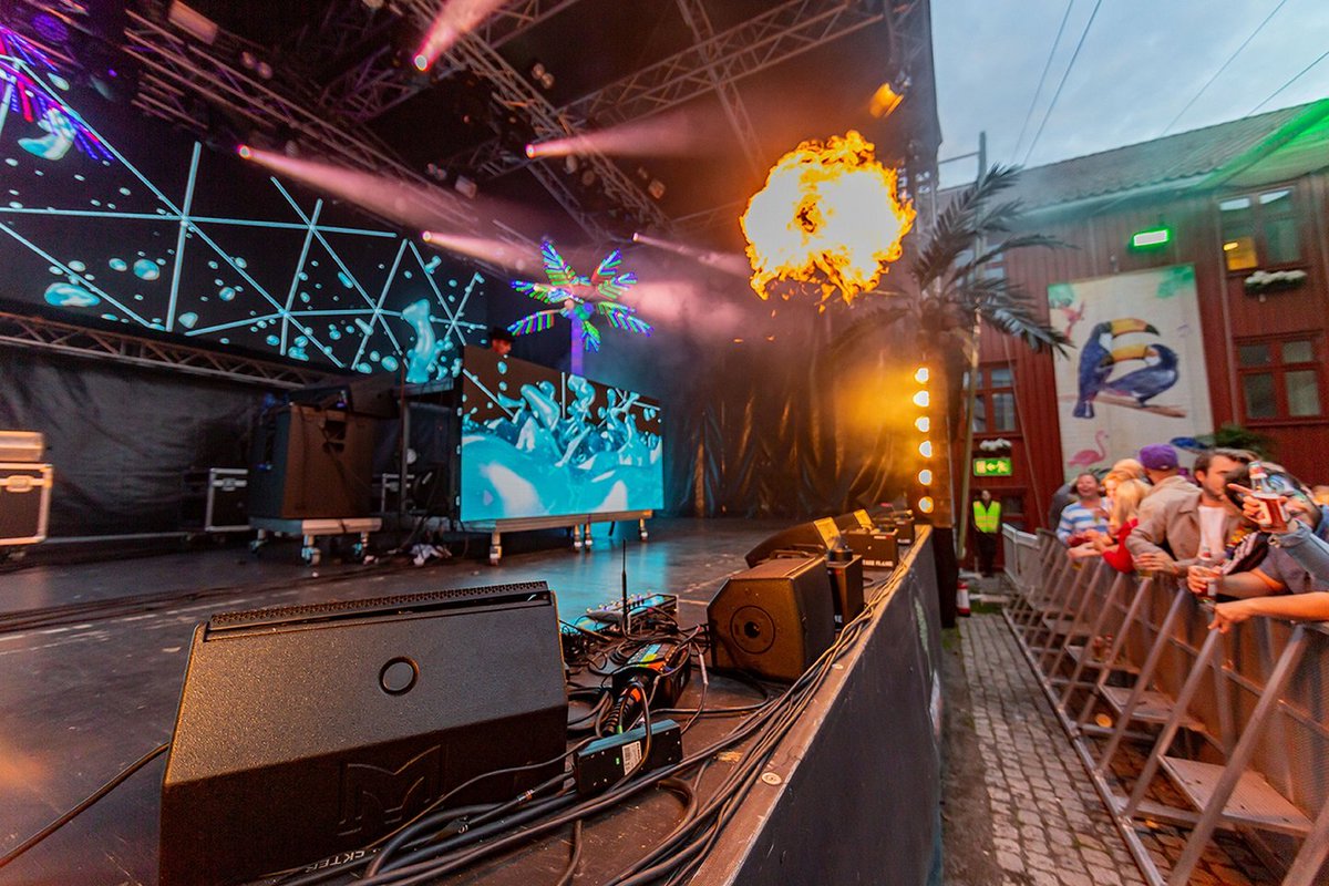 Heapet_official's tweet photo. #MLA Comes Up #Trumps Again With Season-Long #MLACompact Deployment
When the magnificent summer-long #FoynhagenFestival in #Norway last year adopted #MartinAudio’s MLA Compact #PA, the complaints it h...
@KoolntheGngLIVE @Highasakiteband @MartinAudioLtd
https://t.co/N8oj3Z03EA https://t.co/mBMhE17hxn
