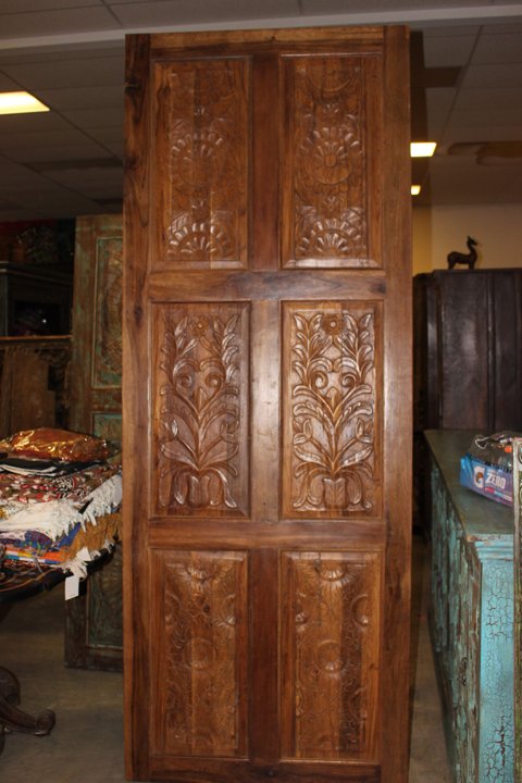 mogul_interior's tweet image. The house is bright, cozy and welcoming, balancing dark wood doors with a cool, hip vibe. Boho sanctuaries make you want to linger and stay, caressing you with their energies
mogulinterior.com/antique-doors.…
#door #rusticdoor #windowdoor #farmhousedoor