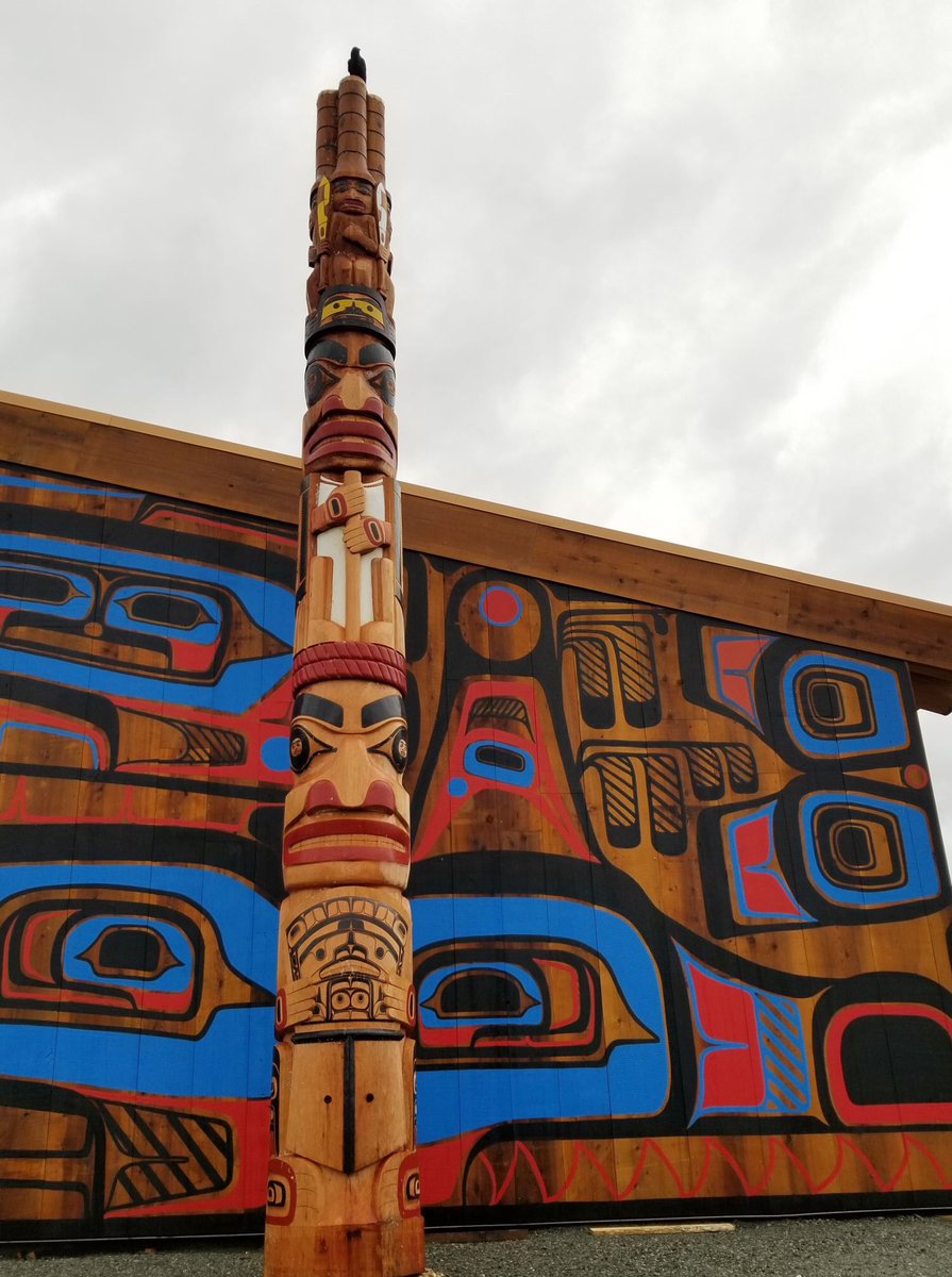 Here is the Haida pole gifted to the Haíłzaqv!