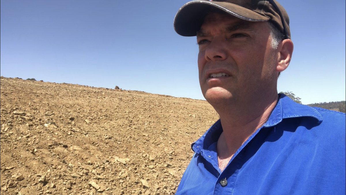 GuyHebblewhite's tweet photo. https://t.co/rydGusD5hy 
Peel River at Tamworth will cease to flow intentionally. Trying to keep the doors open whilst producing food for the families of Australia. Let's talk about revised #Bradfield Scheme to fill #DungowanDam. @AlanJones @nuffieldaust @thelandnews  @tonymahar https://t.co/fKB6KXj9Nt