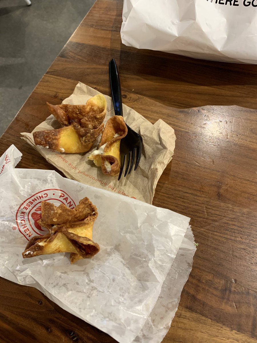sueesan's tweet photo. @PandaExpress can someone please tell me why @PandaExpress is selling burnt rangoons &amp;non edible?!? And when asked for fresh ones employees aggressively said no?!? I highly do not recommend stopping here in the LAX Location before your flight. Go to shake shack! https://t.co/8ZdtGQuY9T