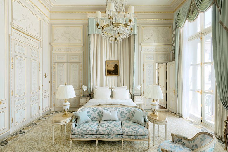 OrnellaGrey's tweet photo. Diary 31: I'm going to stay at the Ritz in Paris for a few days. J is going to meet me there. I've felt a presence in this house for a long time. At first, it was almost comforting. Now it makes me uneasy.

The book isn't finished, but it will have to wait. My sanity is at risk. https://t.co/NcoDT6kUJ4