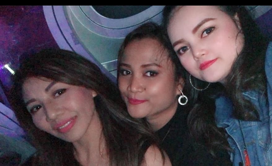 ekavaneza's tweet photo. Indo vs thailand 
Dan yang tengah tetep yg paling hitam 🙆🙆🙆
#iranparty
#sundayhappy
#republickloungejufair
#oarkregishoteljufair
#bahrain https://t.co/W4JGCjJAcY