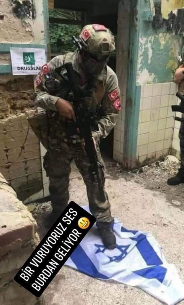 Mohamma75519811's tweet photo. Distinguished guests hold our hearts for our Turkish brothers We are standing in front of our great brothers Pakistan.
@Turkey_Istambul 
@HulyTurkey 
#TurkeyisnotAlone 
#Turkey 
#TurkishArmyForThePeace 
#TurkishSoldierSolute 
#TurkeyPakistanfriendship https://t.co/J7iwwt3eFL