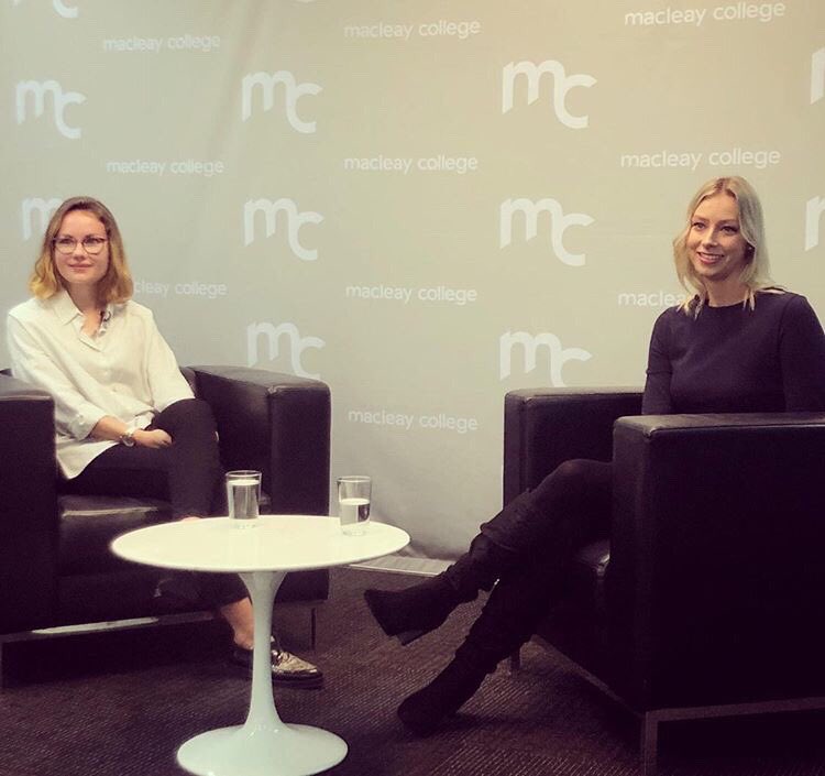 MacleayCollege's tweet image. Our Journalism students were lucky enough to have a guest lecture from @SBS TV reporter and Macleay alumna @CassyBain. 🎤 She spoke about TV reporting, presentation, on-camera confidence and job hunting! 🤩

#macleaycollege #guestlectures #jobreadygraduates @HatchMacleay