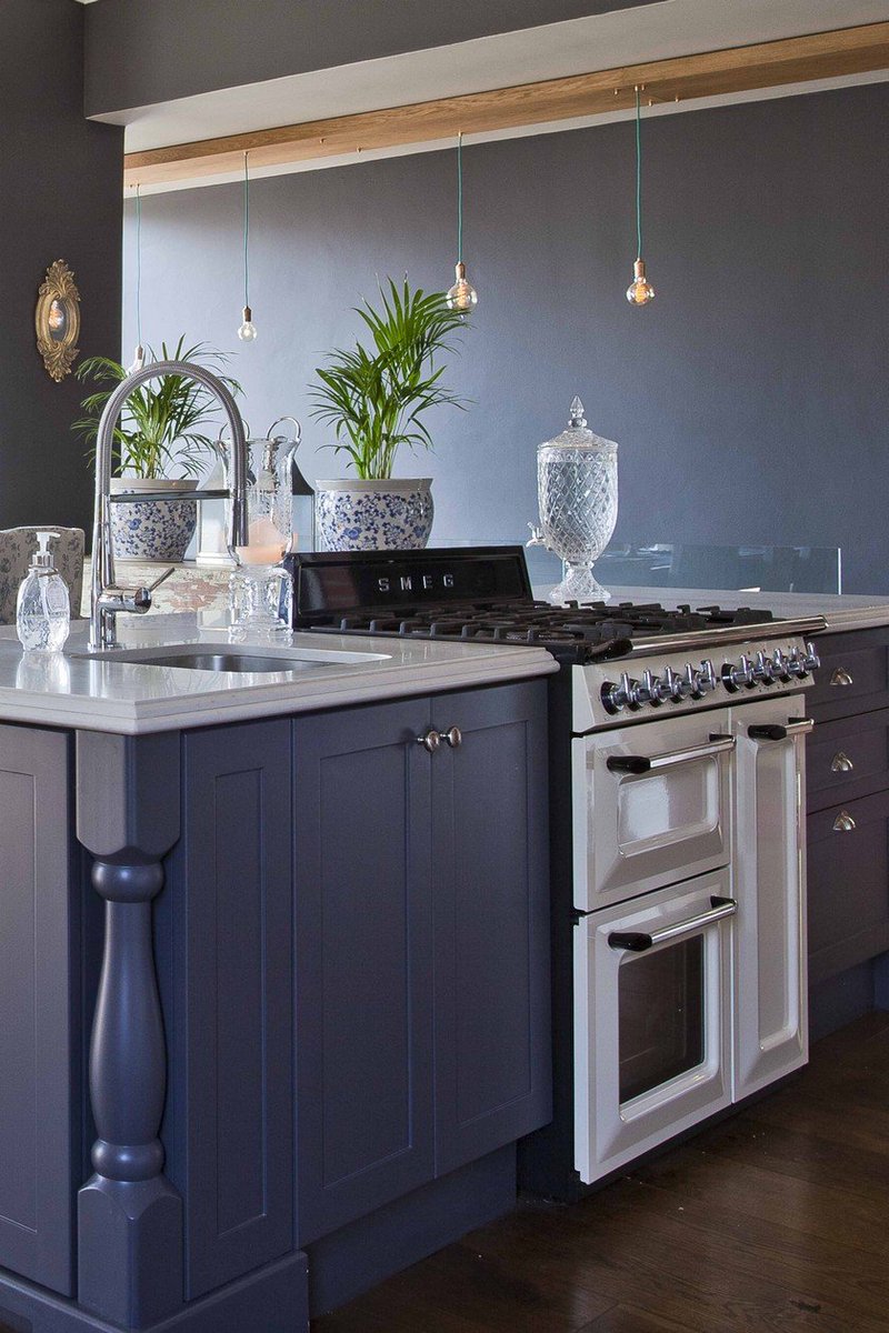 A silky Duco finish featuring exquisite turnings come together in this Classic-Contemporary design.

#kitchendesign
#interiordesign 
#bespokekitchen
#homedecor