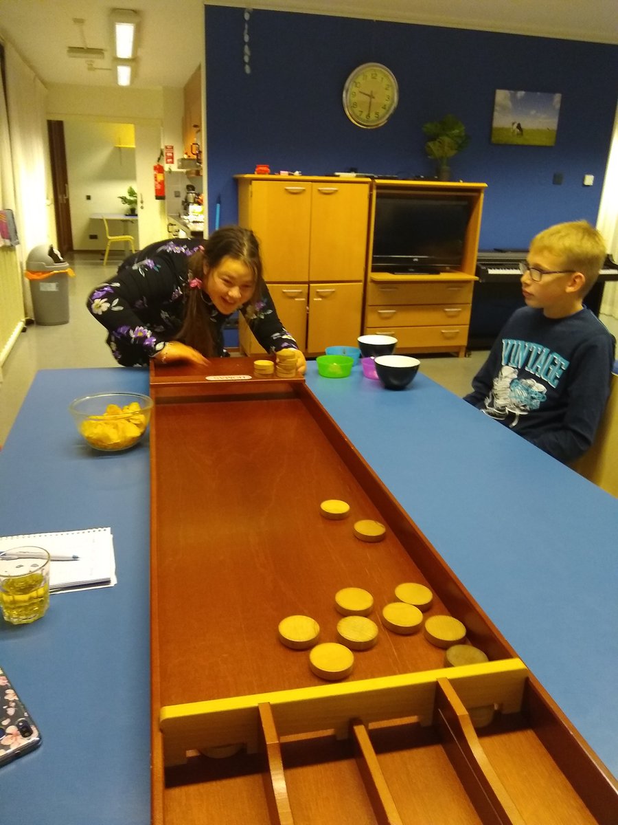 DeBeek4's tweet photo. Wederom een goed weekend met de jongeren op logeeropvang De Beek. In overleg met de jongeren deze week o.a. gekookt, trampoline gesprongen, gesjoeld en taart gemaakt... En deze samen met de ouders opgegeten.
#debeek #logeren #jongeren #visuelebeperking @KonVisio @Visio_WD_Midden https://t.co/lF6T6q4o1y