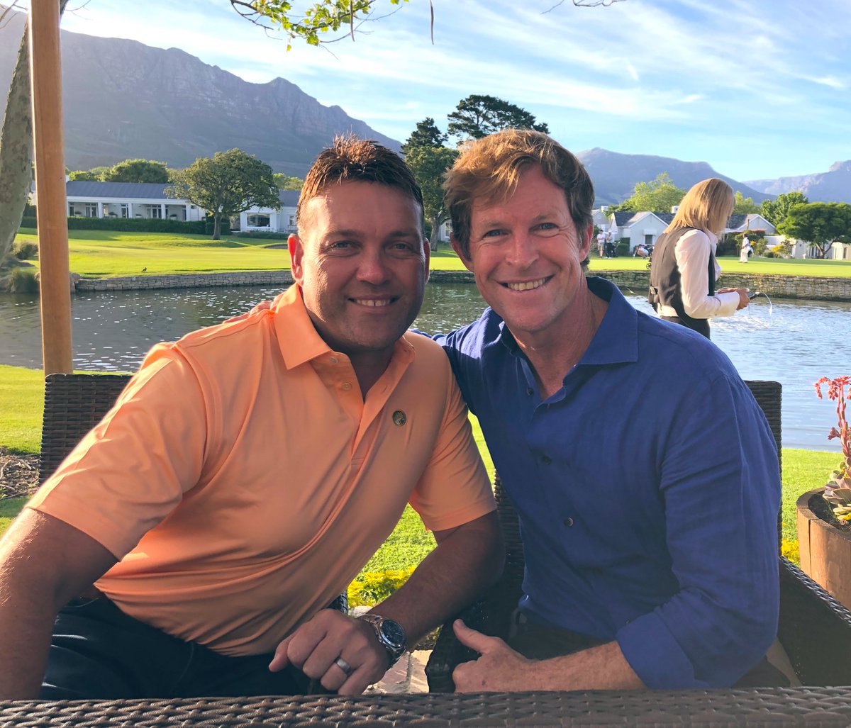 JontyRhodes8's tweet image. Happy birthday @jacqueskallis75 I am sure that you are celebrating with a round of golf somewhere in the #mothercity #swingeasy