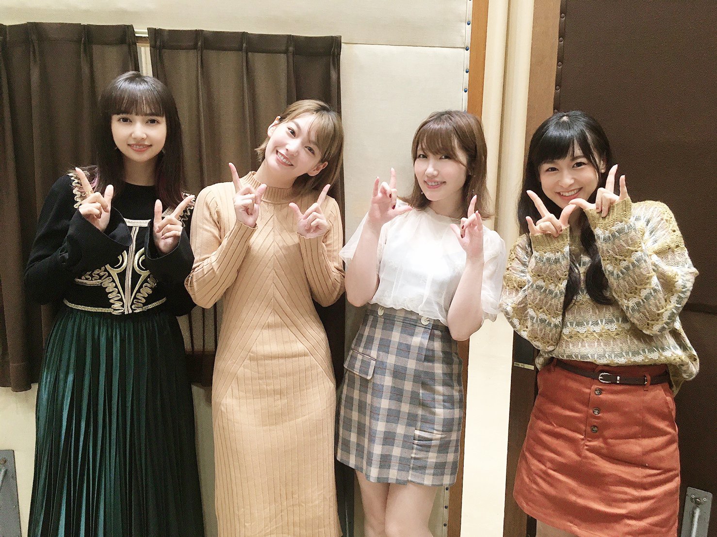 ラブライブ シリーズ公式 ラブライブ三昧 Nhk Fm 今日は一日 ラブライブ 三昧２ 放送中 続いてのスタジオゲストは お楽しみに 本日のセットリストはこちらでご確認くださいね T Co R8ptpsdfpk Lovelive T Co