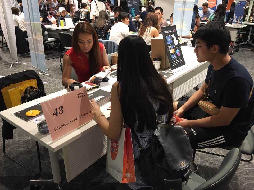 UniofHertsIntl's tweet photo. We hope you enjoyed the Taiwan Study World Fair, hosted by UKEAS! Hopefully we'll be welcoming the amazing students we met to the University very soon!

#GoHerts #Taiwan #HelloFromHerts #UKEAS https://t.co/l3VLBwWlKB