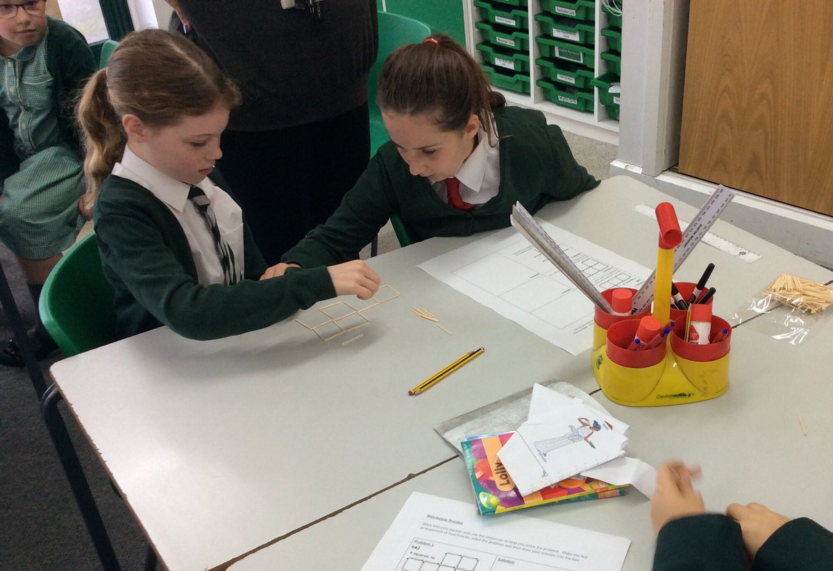 HallgatePri's tweet image. Maths problem solving in Y5/6 #MatchsticksMaths #LogicalGame #Teamwork #SuperLearners