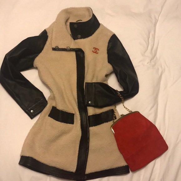 So good I had to share! Check out all the items I'm loving on <a href="/Poshmarkapp/">Poshmark</a> #poshmark #fashion #style #shopmycloset #hm #stuartweitzman #barneysnewyork: posh.mk/BBxp6xk5L0