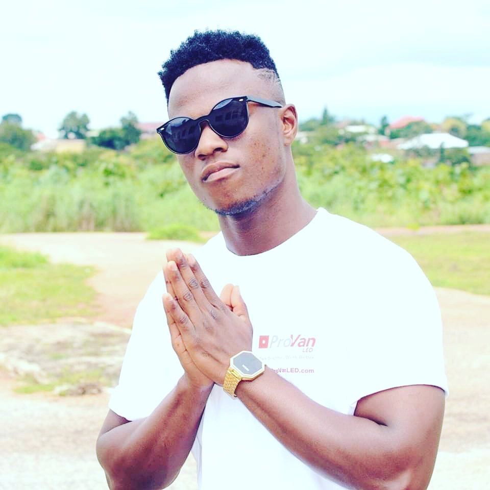 kbeeDNS's tweet photo. Be yourself. An original is so much better than a copy.
#DeNkzSolja #CalmlishMuzik #Still_Locking.
Happy New Week https://t.co/mMkrWTQs6N