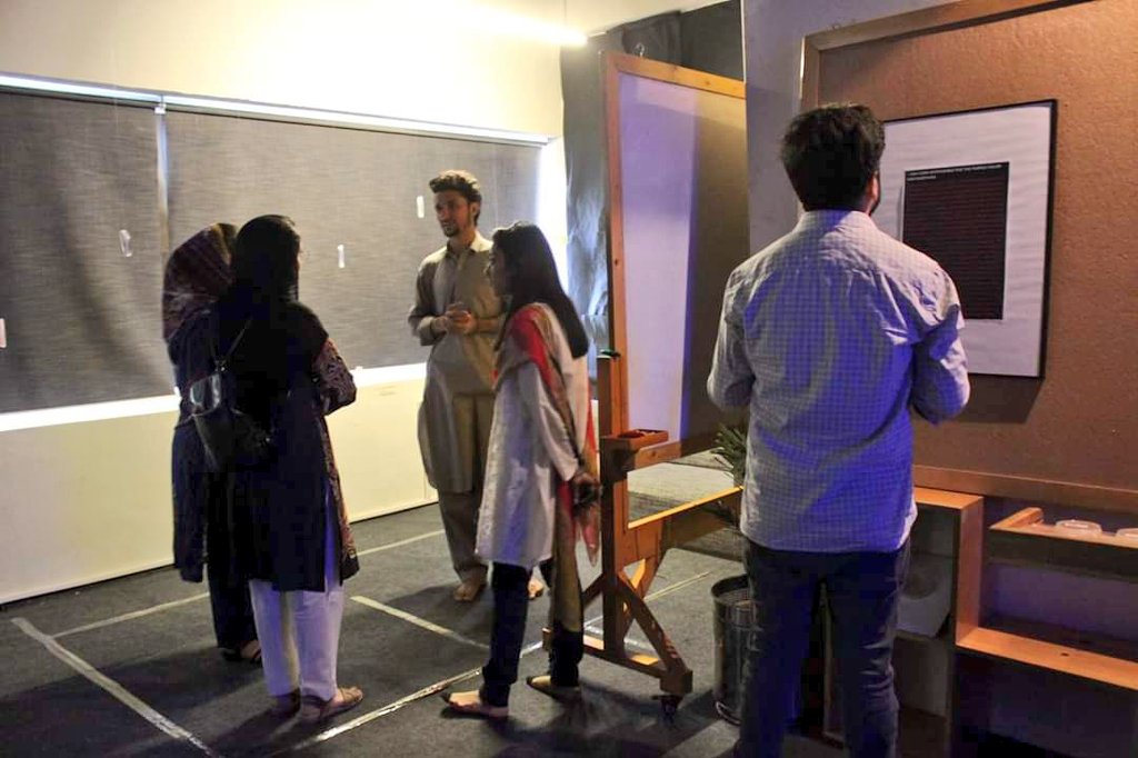peshawar2o's tweet photo. 30 art pieces were showcased at the Agar Art Exhibition. Our Bio Artist-in-residence showcased bacterial crystals. These crystals are like crayons and water paints. @ASMicrobiology #art #Peshawar https://t.co/ycxMLii7fa