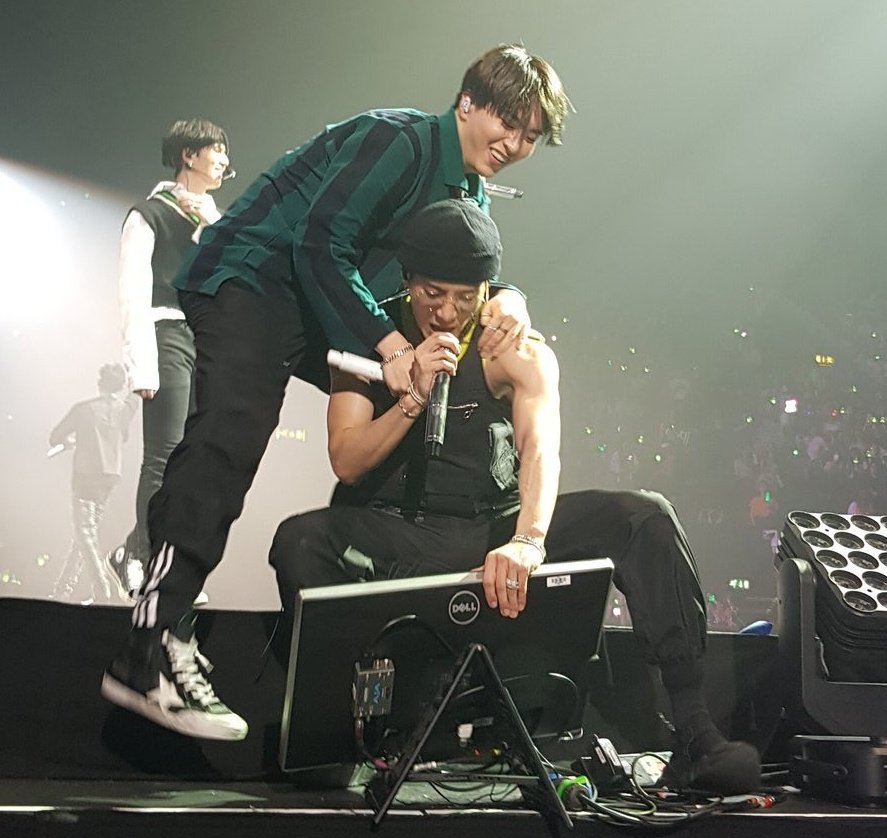 PookLook_CYJ's tweet photo. ยังออกจากโมเม้นนี้ไม่ได้
ใครก็ได้ช่วยที 🐢❤🌙
#jacJae
#JacksonWang
#Youngjae https://t.co/IAE9RSMA8z
