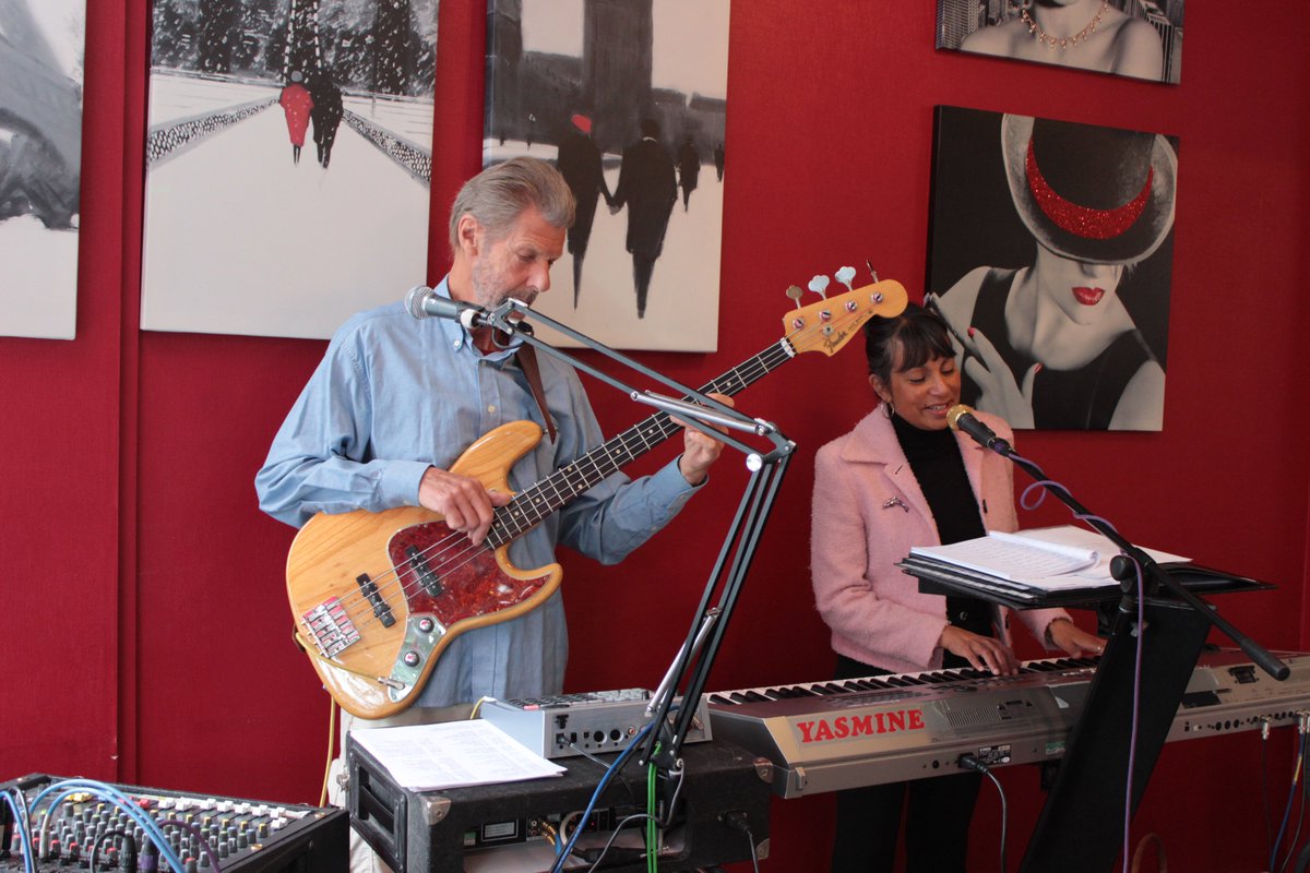 DaYazzieG's tweet photo. What a lovely day we did have last Saturday in celebration of #NationalAlbumDay playing at Caffe Capital #Claygate. Thanks to everyone who popped in for coffee and music. https://t.co/U7pBtbjDTP