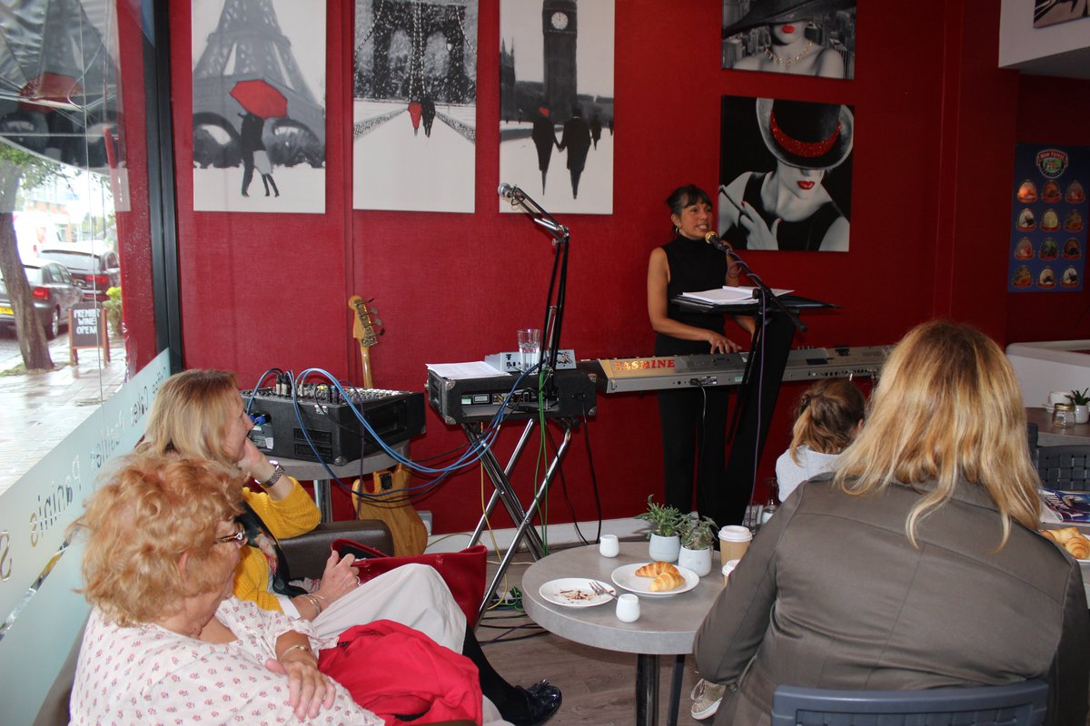 DaYazzieG's tweet photo. What a lovely day we did have last Saturday in celebration of #NationalAlbumDay playing at Caffe Capital #Claygate. Thanks to everyone who popped in for coffee and music. https://t.co/U7pBtbjDTP