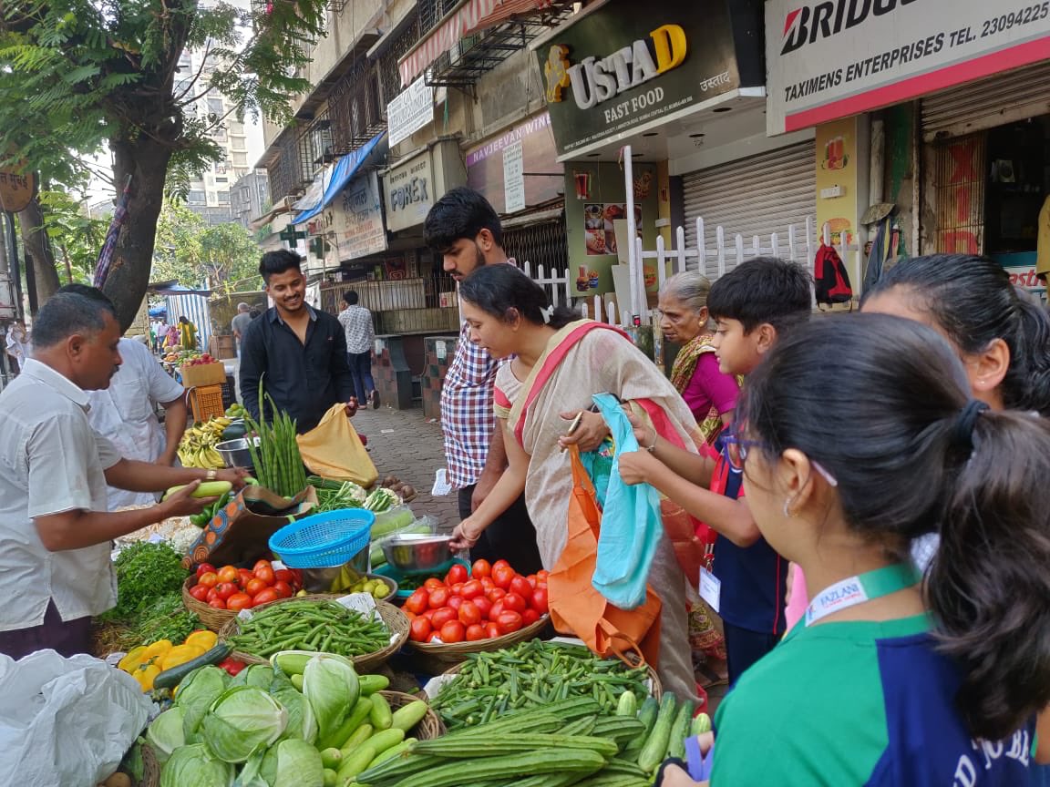 FLAG_Connect's tweet photo. Inspired by Greta Thunberg our students initiated a ‘BYOB’ Movement (Bring Your Own Bag) with old T-shirts In different parts of Mumbai city!! 
@GretaThunberg #inspirational #ClimateChange #SayNoToPlastic https://t.co/KfZfY8tZsG