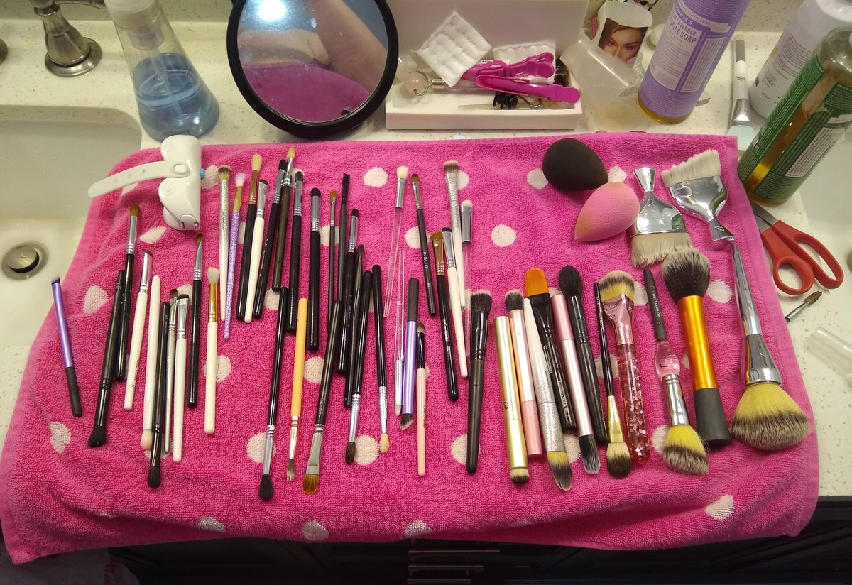 #CleanMakeupBrushes are the #cleansheets of the #beauty world
