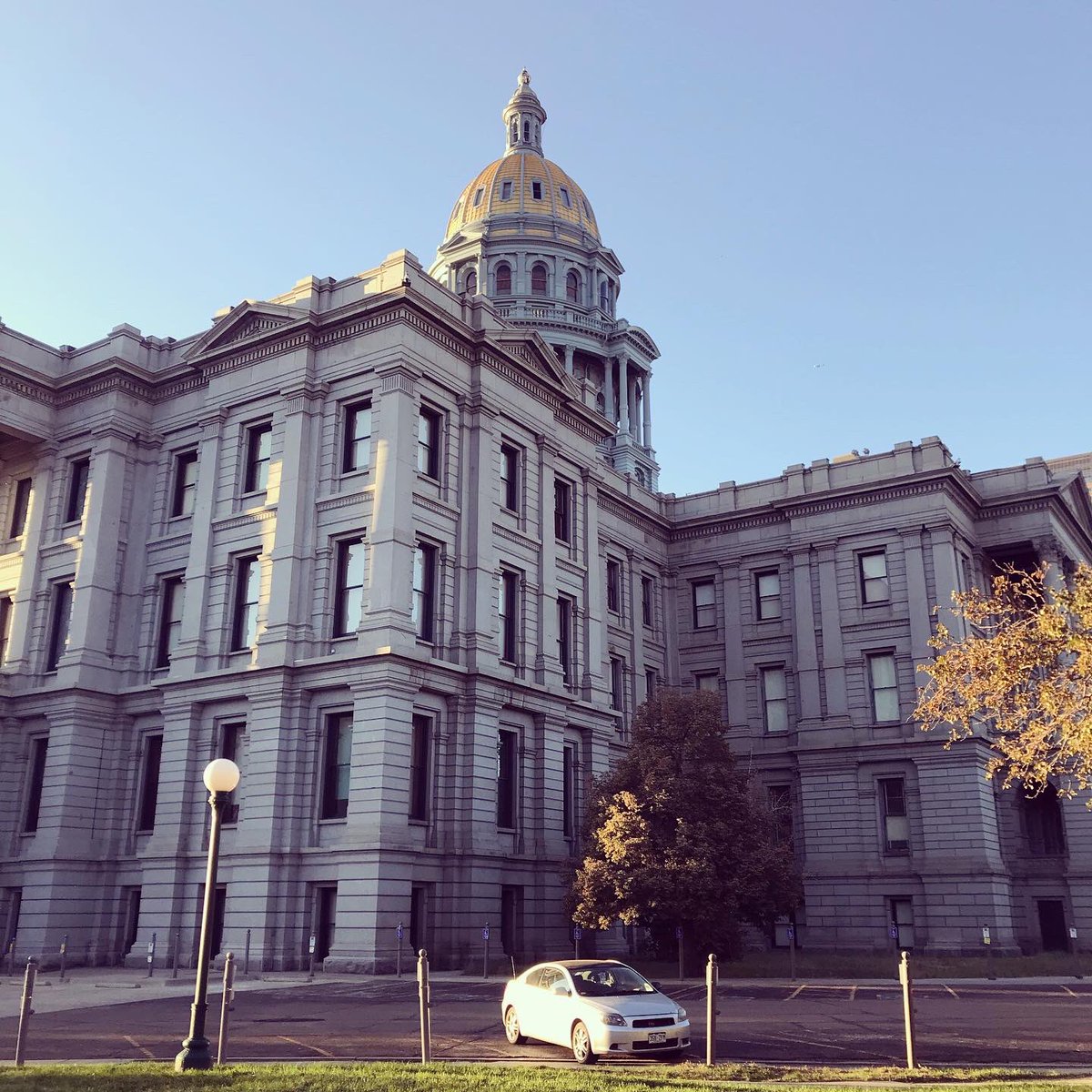 CupKarma's tweet photo. Karma Cup met with an outreach team at Civic Center Park &amp; served food to people experiencing homelessness. It is our responsibility as a community to help them get back on there feet again #capitalhill #nonprofit #endhomelessness #denver #homeless #civiccenterdenver #outreach https://t.co/Hw9DUYuKdw