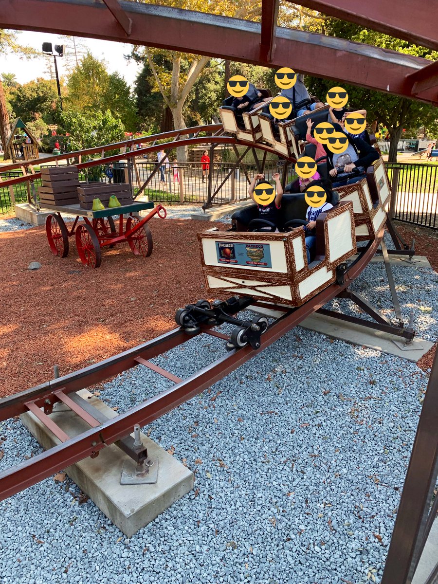 pa_attorney's tweet photo. 4歳はジェットコースター。1歳は車のメリゴーランド的な乗り物。ウチにはホント丁度いい。駐車場の年パスを買うか迷う。
#HHPZ https://t.co/5KOgpXtYMo
