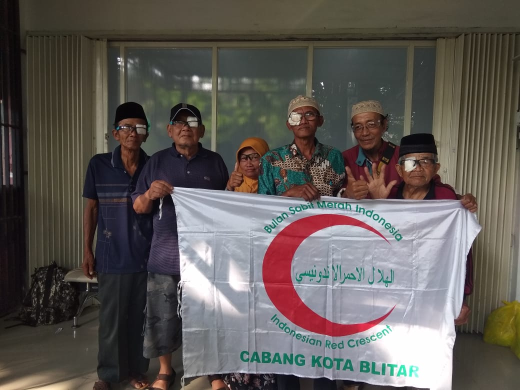 bsmi_kotablitar's tweet photo. operasi katarak gratis untuk masyarakat kurang mampu sejumlah 6 orang pada minggu, 13 Oktober 2019
acara ini bekerjasama dengan Radio Mayangkara dan juga Klinik mata utama gresik.
#bsmicareforlife
#operasikatarakgratis
#operasikatarakblitar
#operasikatarak
#blitarbebaskatarak https://t.co/gZYXjI7d34