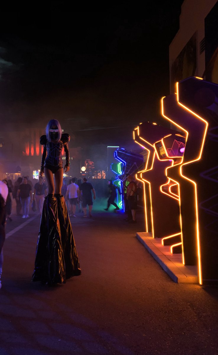aalwilliams's tweet photo. 4 nights of Halloween Horror Nights done and dusted. It has been beyond brilliant this year. #HHN29 https://t.co/JV8NoKUx0W