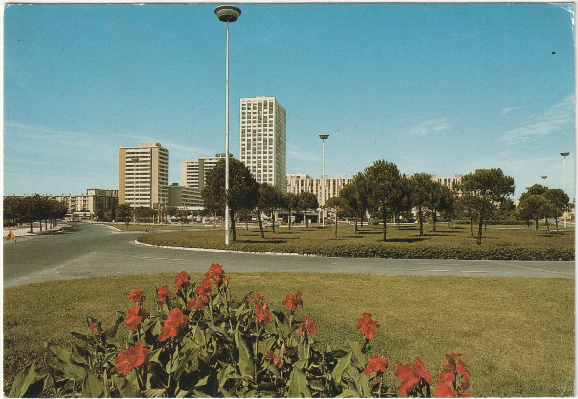 Un jour, une ZUP, une carte postale : Paillade (Montpellier)