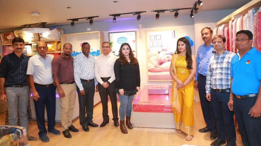 YourChennai's tweet photo. Actress Nikita Launches Sleepwell world Retail Showroom at Gachibowli
#Sleepwell #NikitaBisht #ctress #Nikita #Mattresses #Showroom #SheelaGroup @bishtnikita25
https://t.co/1NZbv8ddNm https://t.co/wroL67neDq