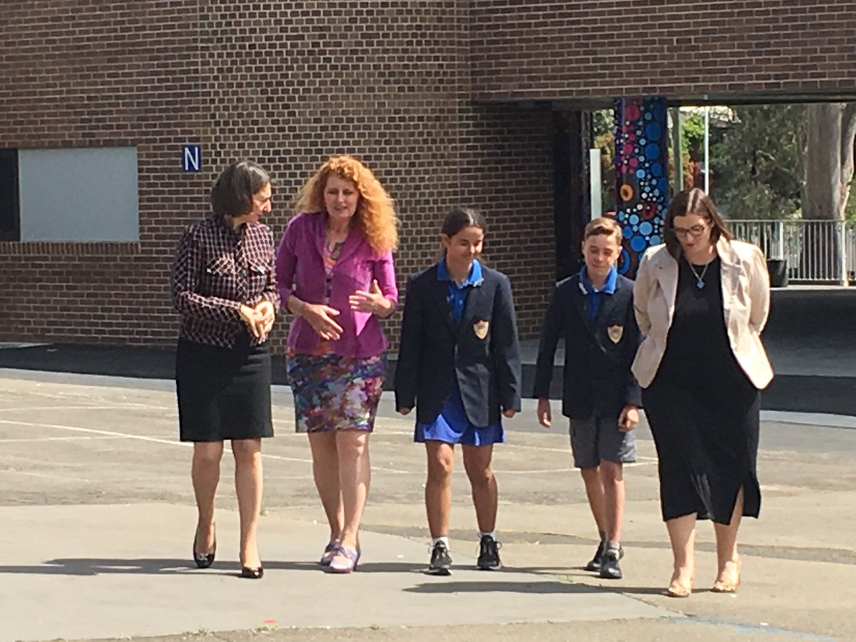 BronwynGYork's tweet photo. Our student leaders were wonderful tour guides for the Premier and Minister of Education who visited today. 10 new classrooms with exciting possibilities for flexible teaching and learning! @timbsie @ShannanJudge @smitchellmlc @GladysB #MerrylandsPS https://t.co/ELm5Y64vqL